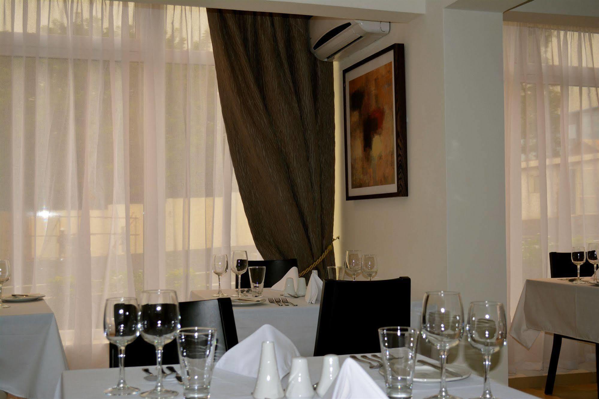 New Brookfields Hotel Freetown Eksteriør billede