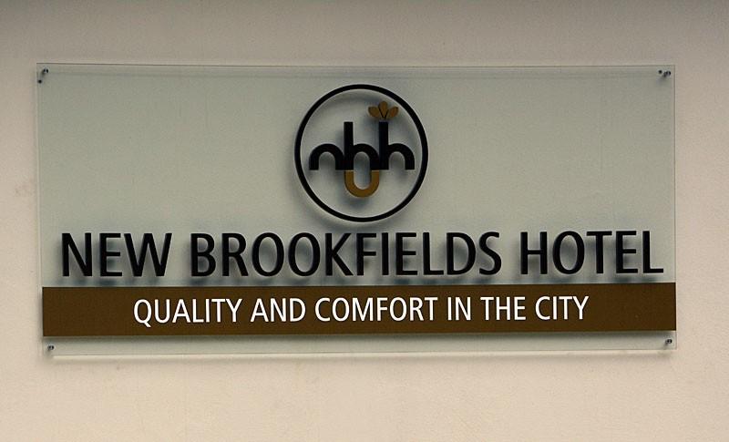 New Brookfields Hotel Freetown Logo billede